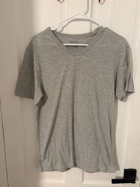 Perry Ellis Light Gray V-Neck Men's Shirt